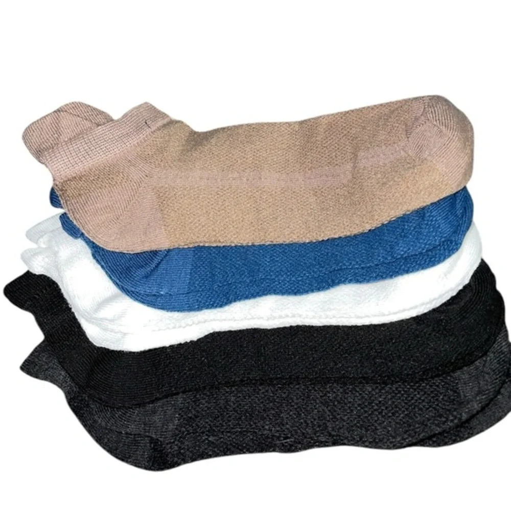 NEW Men's Assorted Ankle Socks - 2 Black, 1 White, 1 Blue, 1 Brown (One Size)